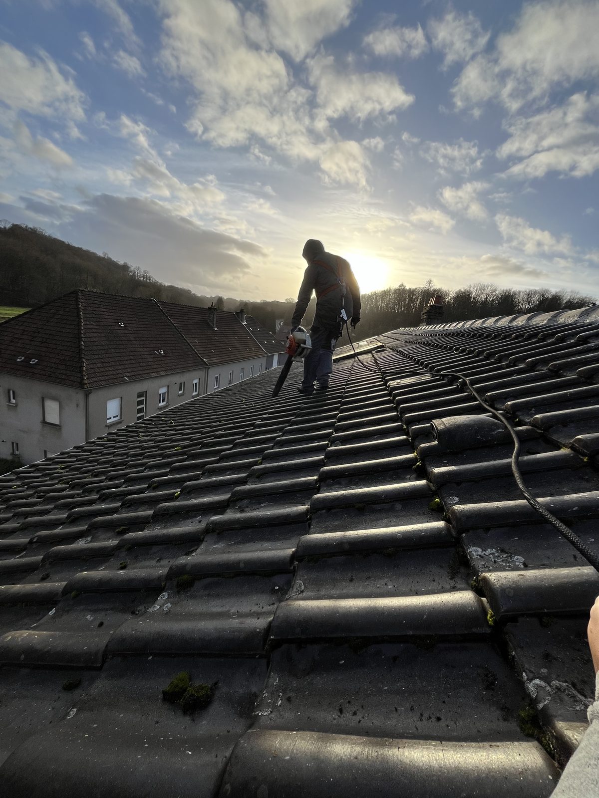 Toiture : nettoyage par soufflage